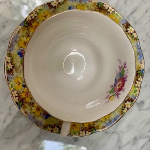 Colclough Bone China Made in Longton England Teacup & Saucer - Picture 2 of 3